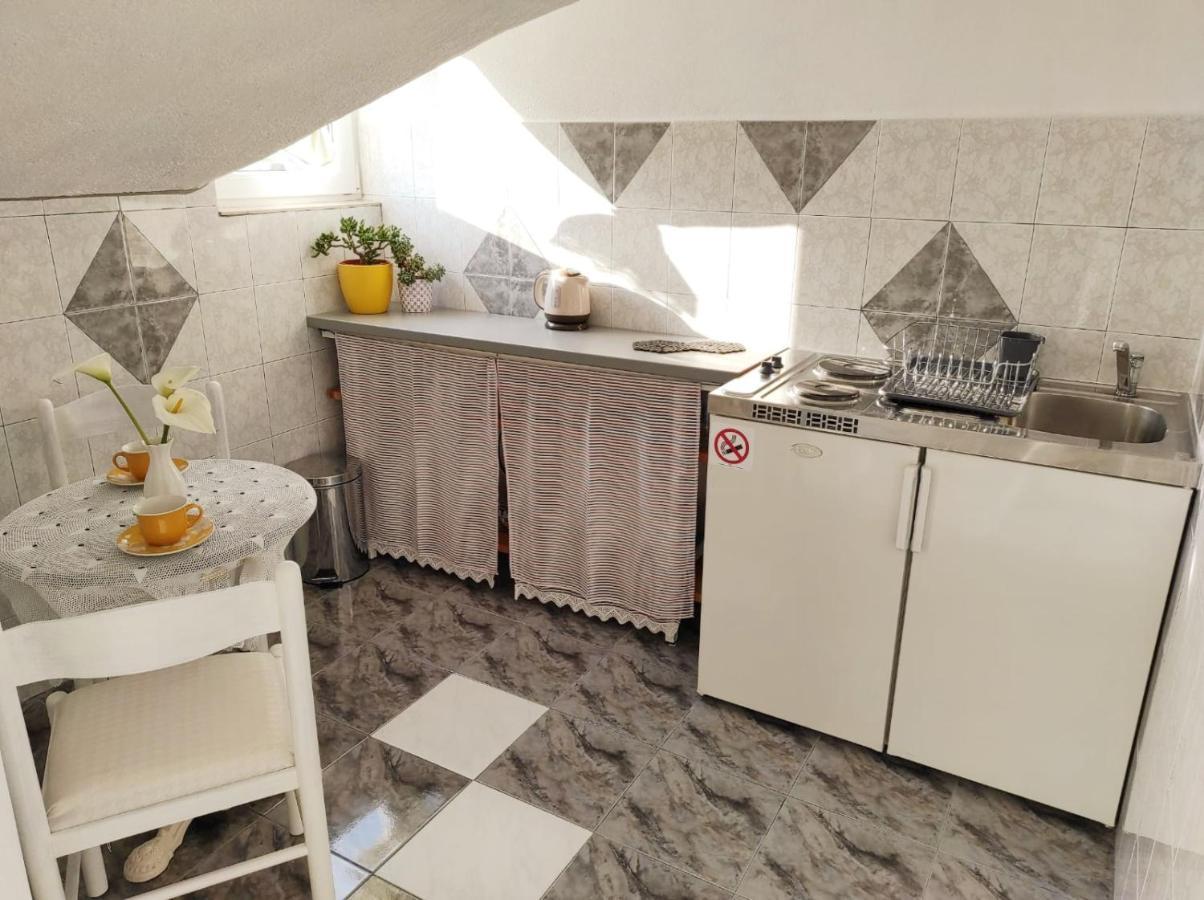 Apartmani Mlaja เทรอปาย ภายนอก รูปภาพ